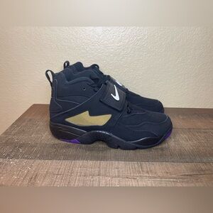 Nike Air Diamond Turf “Ravens” 2025
- Size 9 Men.
